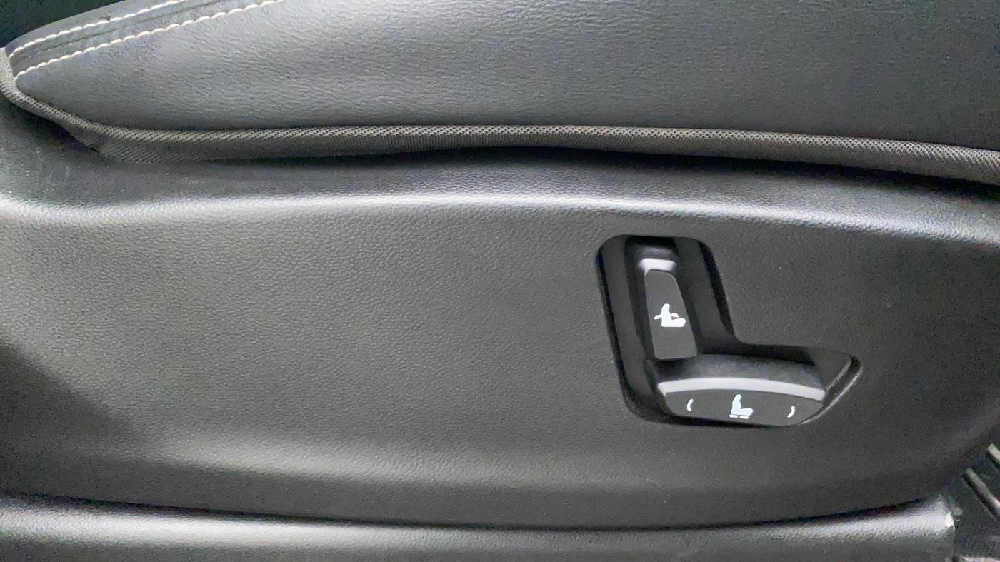 2020 MG HECTOR SHARP HYBRID 1.5 PETROL, Petrol, Manual, 73,886 km, Driver Side Adjustment Panel