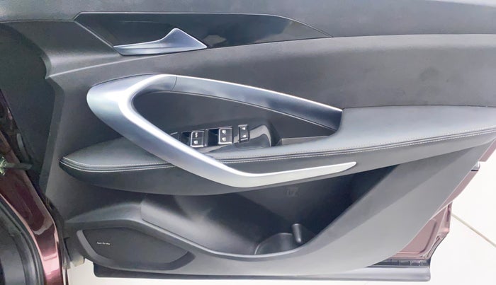2020 MG HECTOR SHARP HYBRID 1.5 PETROL, Petrol, Manual, 73,886 km, Driver Side Door Panels Control