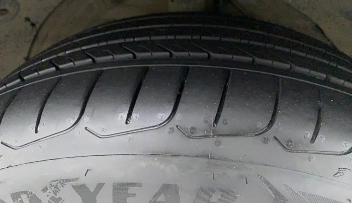 2020 MG HECTOR SHARP HYBRID 1.5 PETROL, Petrol, Manual, 73,886 km, Right Front Tyre Tread