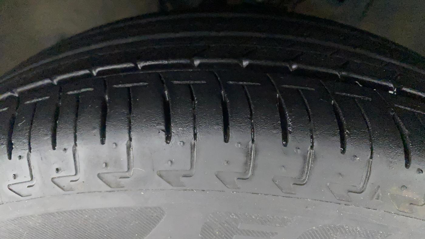 2022 Maruti IGNIS ALPHA 1.2, Petrol, Manual, 6,098 km, Left Front Tyre Tread