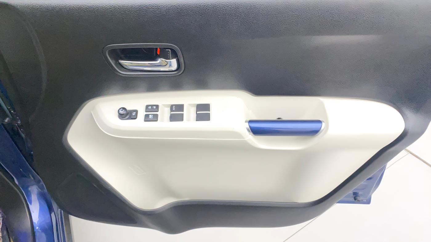 2022 Maruti IGNIS ALPHA 1.2, Petrol, Manual, 6,098 km, Driver Side Door Panels Control