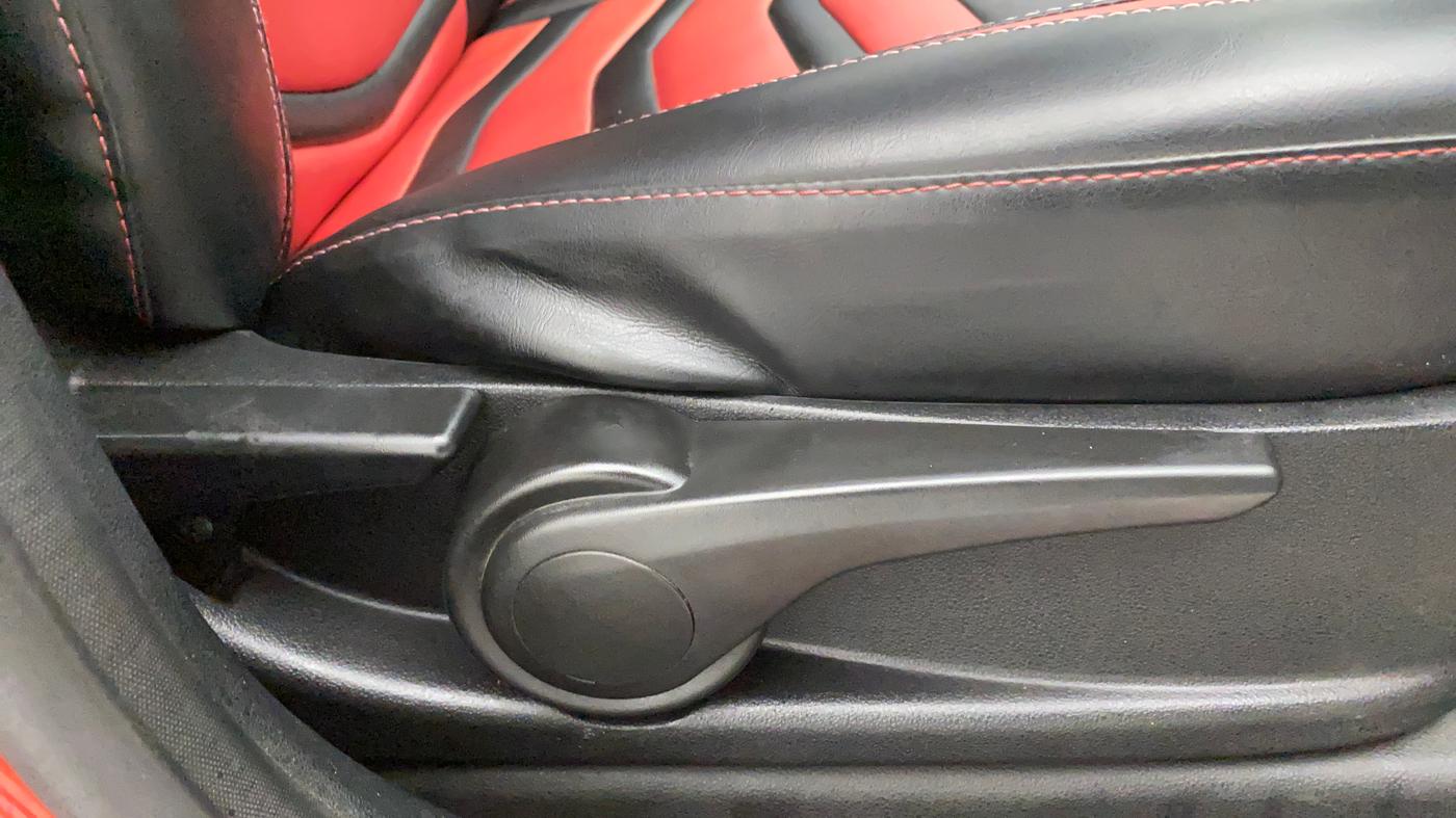 2018 Tata Tiago XZ PETROL, Petrol, Manual, 39,246 km, Driver Side Adjustment Panel