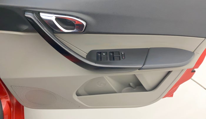2018 Tata Tiago XZ PETROL, Petrol, Manual, 39,246 km, Driver Side Door Panels Control