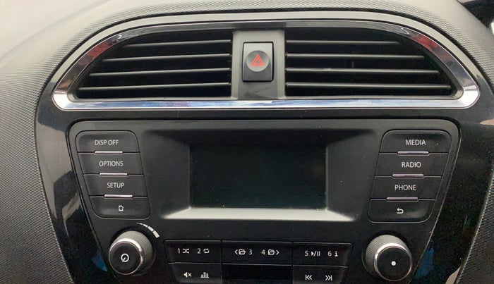 2018 Tata Tiago XZ PETROL, Petrol, Manual, 39,246 km, AC Unit - Front vent has minor damage