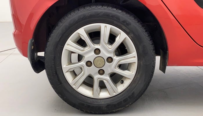 2018 Tata Tiago XZ PETROL, Petrol, Manual, 39,246 km, Right Rear Wheel