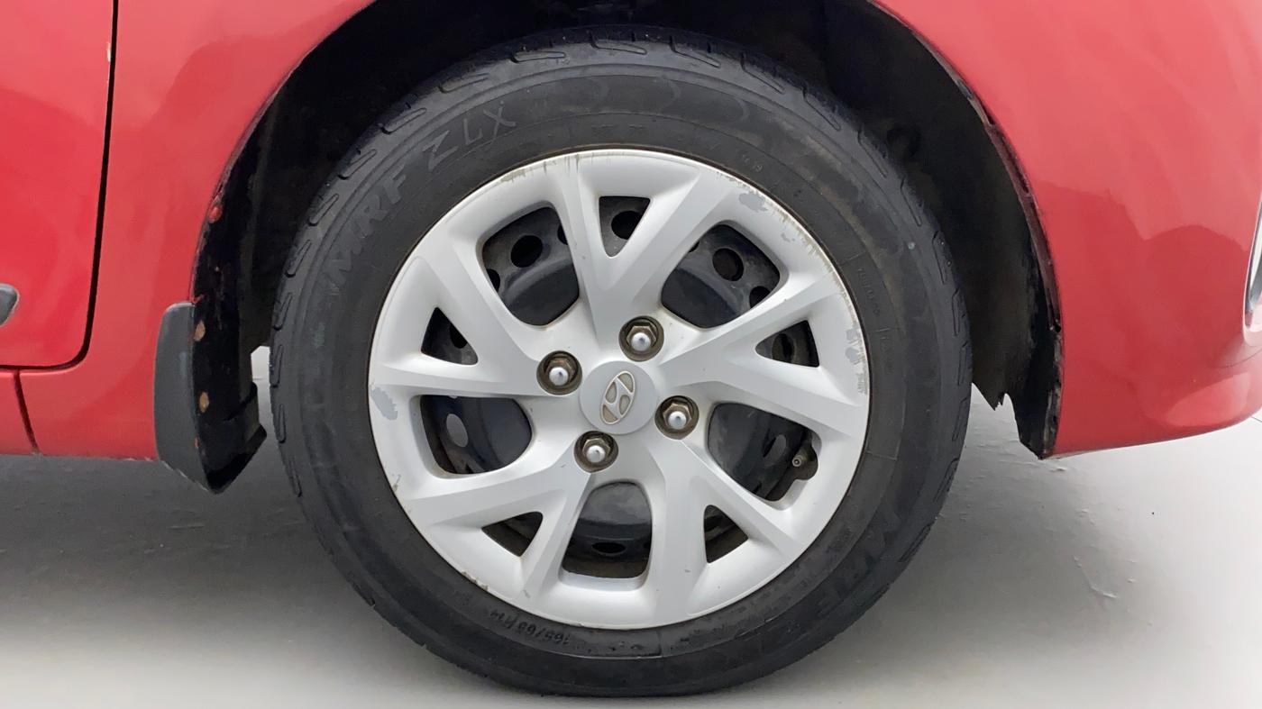 2017 Hyundai Grand i10 SPORTZ (O) 1.2 KAPPA VTVT, Petrol, Manual, 90,255 km, Right Front Wheel