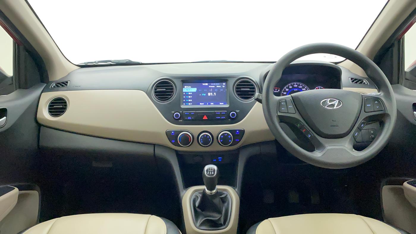 2017 Hyundai Grand i10 SPORTZ (O) 1.2 KAPPA VTVT, Petrol, Manual, 90,255 km, Dashboard