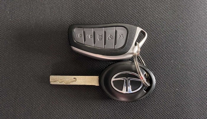 2022 Tata Tiago XE PETROL, Petrol, Manual, 5,070 km, Key Close Up