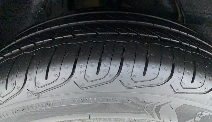 2022 Tata ALTROZ XZA PLUS, Petrol, Automatic, 5,971 km, Right Rear Tyre Tread
