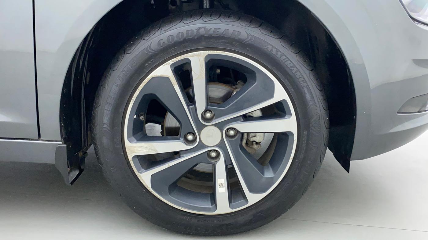 2022 Tata ALTROZ XZA PLUS, Petrol, Automatic, 5,971 km, Right Front Wheel