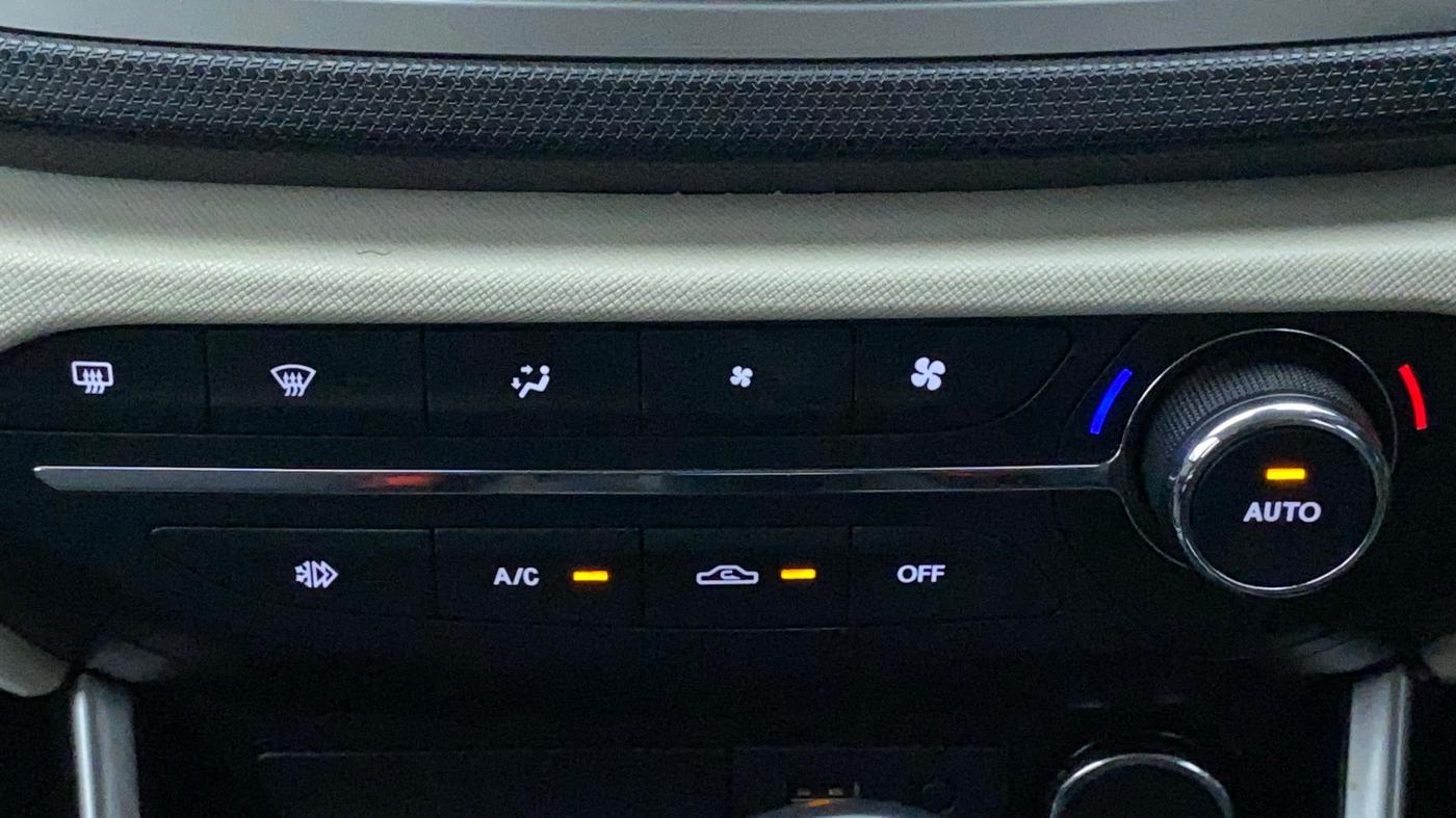 2022 Tata ALTROZ XZA PLUS, Petrol, Automatic, 5,971 km, Automatic Climate Control