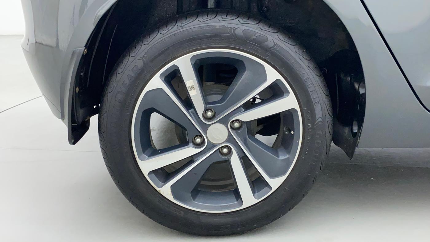 2022 Tata ALTROZ XZA PLUS, Petrol, Automatic, 5,971 km, Right Rear Wheel