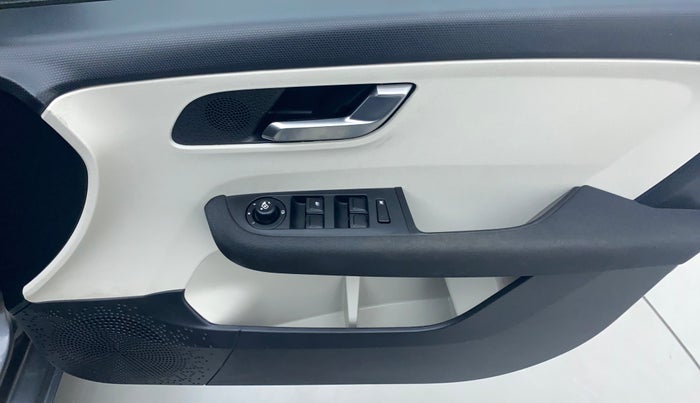2022 Tata ALTROZ XZA PLUS, Petrol, Automatic, 5,971 km, Driver Side Door Panels Control
