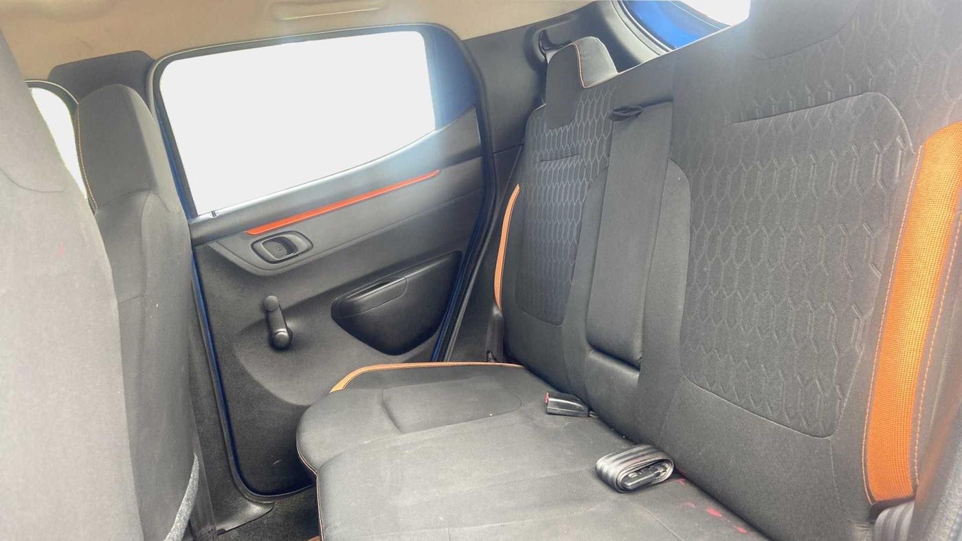 2019 Renault Kwid CLIMBER 1.0 AMT, Petrol, Automatic, 19,792 km, Right Side Rear Door Cabin