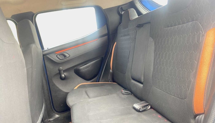 2019 Renault Kwid CLIMBER 1.0 AMT, Petrol, Automatic, 19,792 km, Right Side Rear Door Cabin