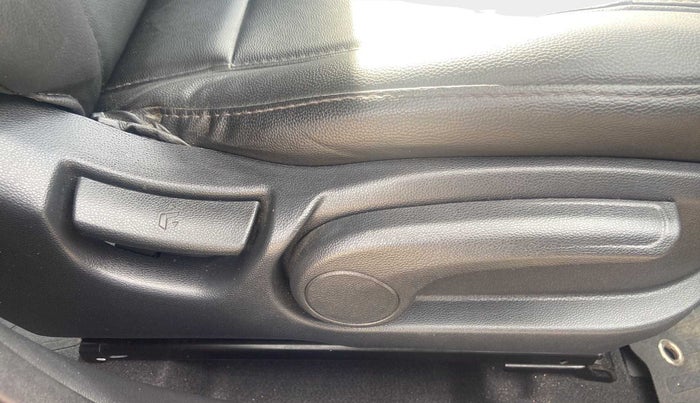 2016 Hyundai Elite i20 ASTA 1.4 CRDI (O), Diesel, Manual, 32,148 km, Driver Side Adjustment Panel