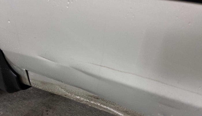 2016 Maruti Celerio ZXI, Petrol, Manual, 17,617 km, Front passenger door - Slightly dented