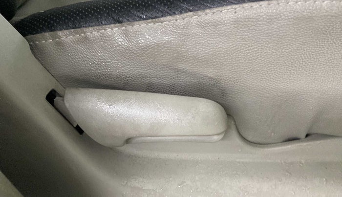 2016 Maruti Celerio ZXI, Petrol, Manual, 17,617 km, Driver Side Adjustment Panel