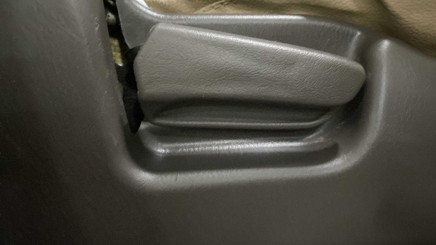 2013 Maruti Zen Estilo LXI, Petrol, Manual, 51,072 km, Driver Side Adjustment Panel