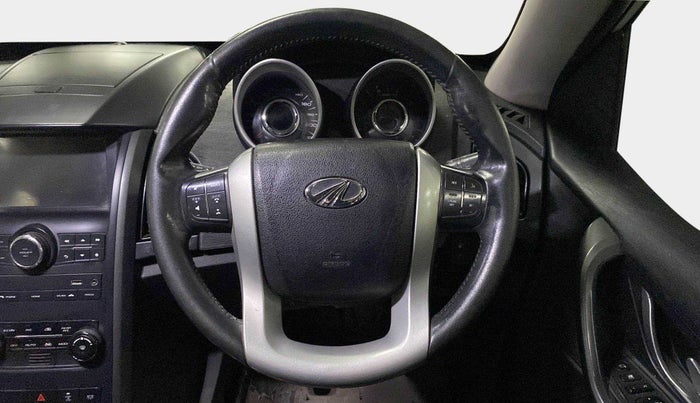 2017 Mahindra XUV500 W10, Diesel, Manual, 83,480 km, Steering Wheel Close Up