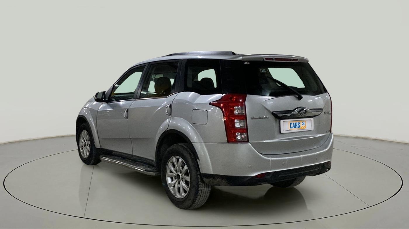 2017 Mahindra XUV500 W10, Diesel, Manual, 83,480 km, Left Back Diagonal