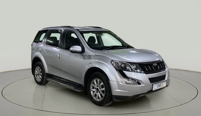2017 Mahindra XUV500 W10, Diesel, Manual, 83,480 km, Right Front Diagonal