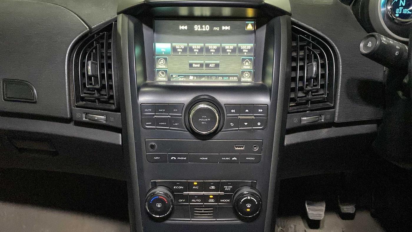 2017 Mahindra XUV500 W10, Diesel, Manual, 83,480 km, Infotainment System