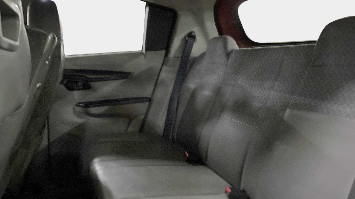 2016 Mahindra Kuv100 K4 D 6 STR, Diesel, Manual, 91,763 km, Right Side Rear Door Cabin