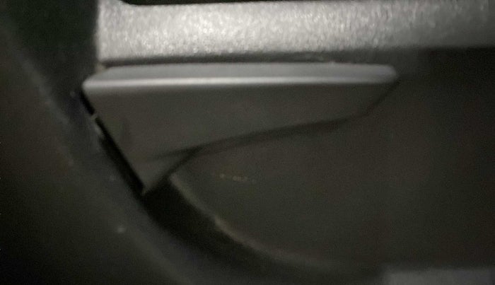 2018 Mahindra KUV 100 NXT K2+ P 6 STR, Petrol, Manual, 21,057 km, Driver Side Adjustment Panel