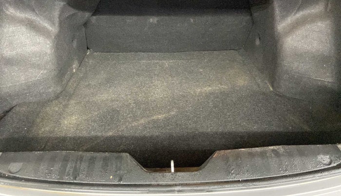 2019 Maruti Ciaz ALPHA  AT 1.5 SHVS PETROL, Petrol, Automatic, 52,791 km, Boot Inside