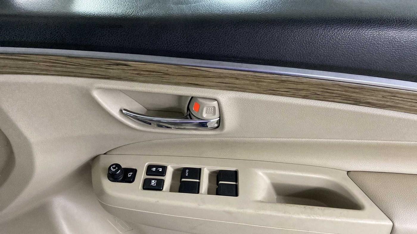 2019 Maruti Ciaz ALPHA  AT 1.5 SHVS PETROL, Petrol, Automatic, 52,791 km, Driver Side Door Panels Control