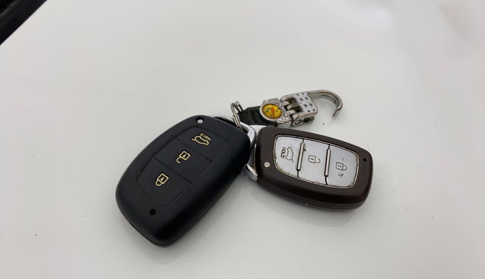 2017 Hyundai Creta SX PLUS 1.6 PETROL, Petrol, Manual, 78,220 km, Key Close Up