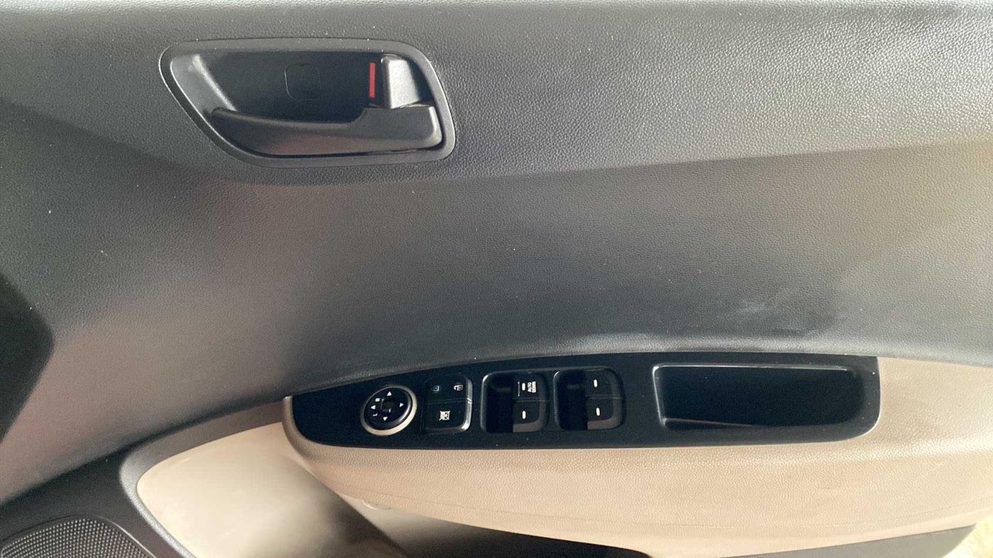 2018 Hyundai Grand i10 MAGNA 1.2 KAPPA VTVT, Petrol, Manual, 15,561 km, Driver Side Door Panels Control