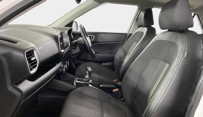2019 Hyundai VENUE SX 1.0 (O) TURBO, Petrol, Manual, 28,357 km, Right Side Front Door Cabin
