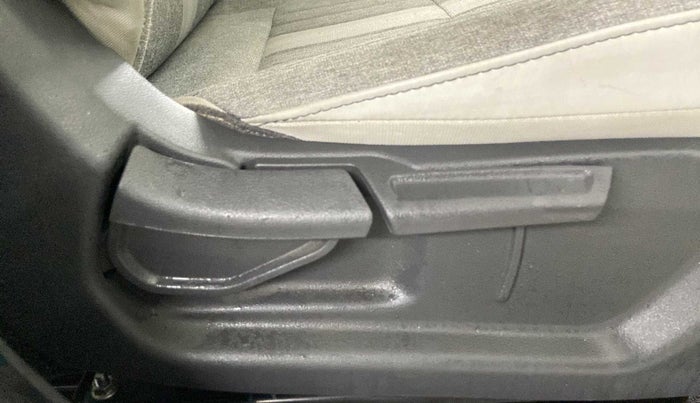 2022 Hyundai GRAND I10 NIOS SPORTZ 1.2 KAPPA VTVT CNG, CNG, Manual, 26,169 km, Driver Side Adjustment Panel