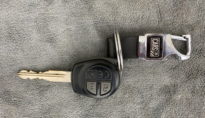 2018 Maruti Swift VXI, Petrol, Manual, 35,200 km, Key Close Up