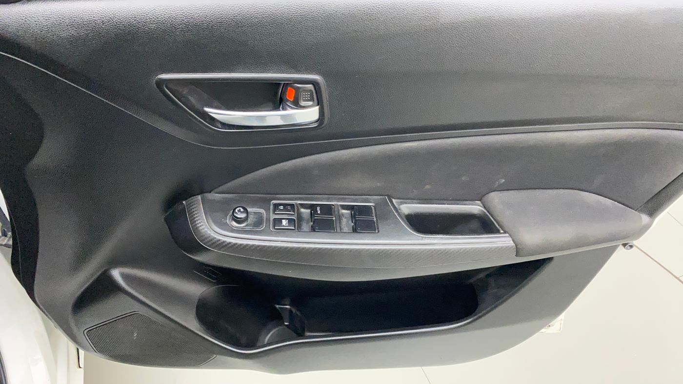 2018 Maruti Swift VXI, Petrol, Manual, 35,200 km, Driver Side Door Panels Control