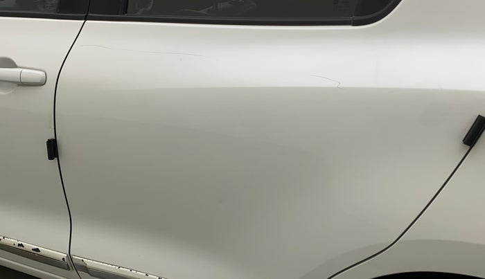 2018 Maruti Swift VXI, Petrol, Manual, 35,200 km, Rear left door - Minor scratches