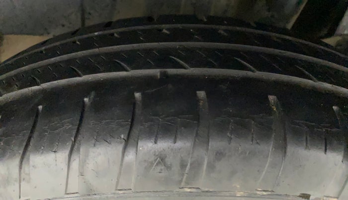 2018 Maruti Swift VXI, Petrol, Manual, 35,200 km, Left Rear Tyre Tread
