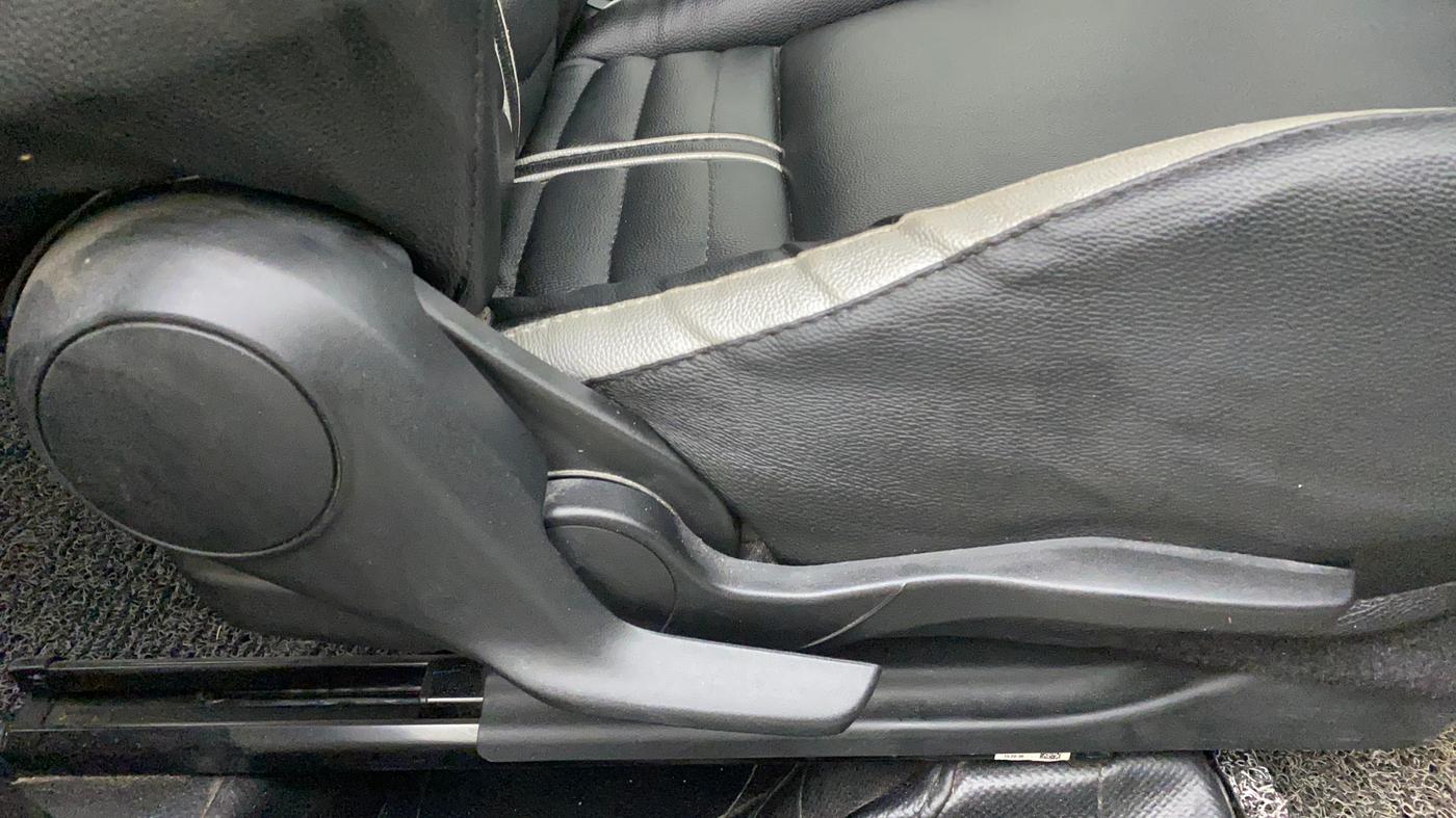 2018 Maruti Swift VXI, Petrol, Manual, 35,200 km, Driver Side Adjustment Panel