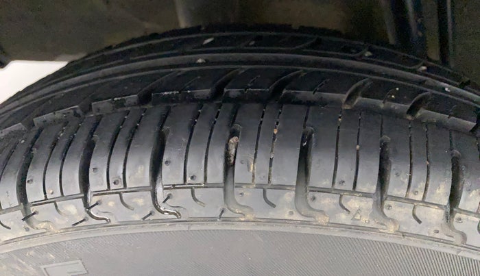 2017 Renault Kwid RXT 0.8, Petrol, Manual, 61,472 km, Right Rear Tyre Tread