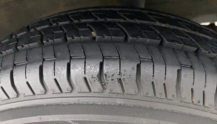 2017 Renault Kwid RXT 0.8, Petrol, Manual, 61,472 km, Left Rear Tyre Tread