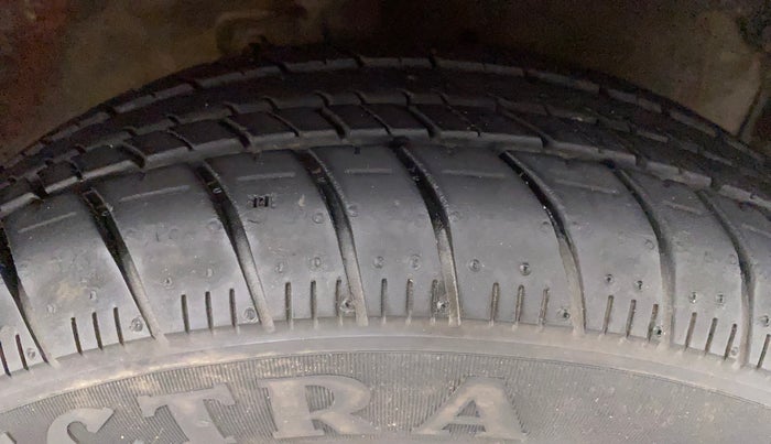 2014 Maruti Celerio VXI, Petrol, Manual, 54,636 km, Right Front Tyre Tread