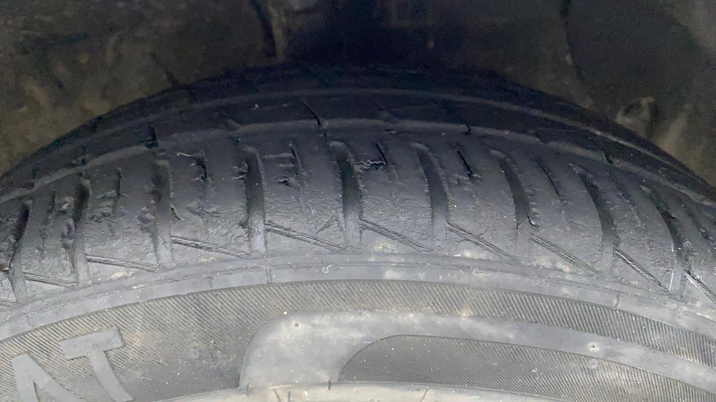 2019 Hyundai GRAND I10 NIOS SPORTZ AMT 1.2 KAPPA VTVT, Petrol, Automatic, 27,749 km, Right Front Tyre Tread