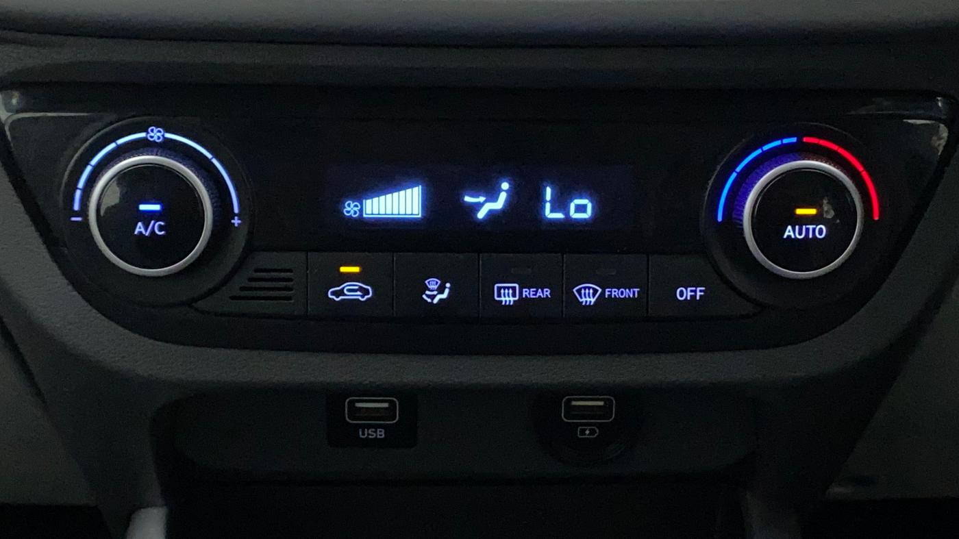 2019 Hyundai GRAND I10 NIOS SPORTZ AMT 1.2 KAPPA VTVT, Petrol, Automatic, 27,749 km, Automatic Climate Control