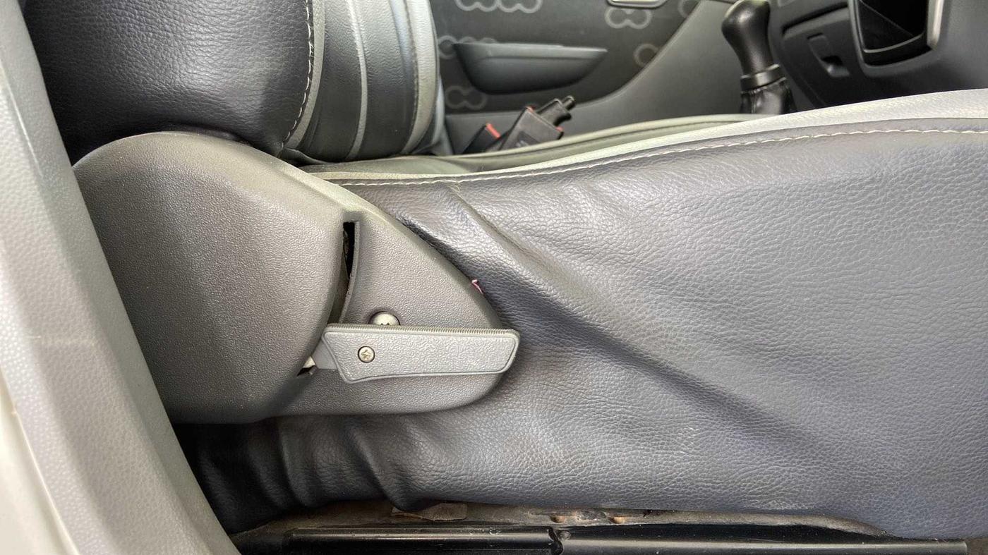 2014 Maruti Alto 800 LXI, Petrol, Manual, 60,312 km, Driver Side Adjustment Panel