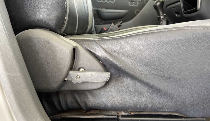 2014 Maruti Alto 800 LXI, Petrol, Manual, 60,312 km, Driver Side Adjustment Panel