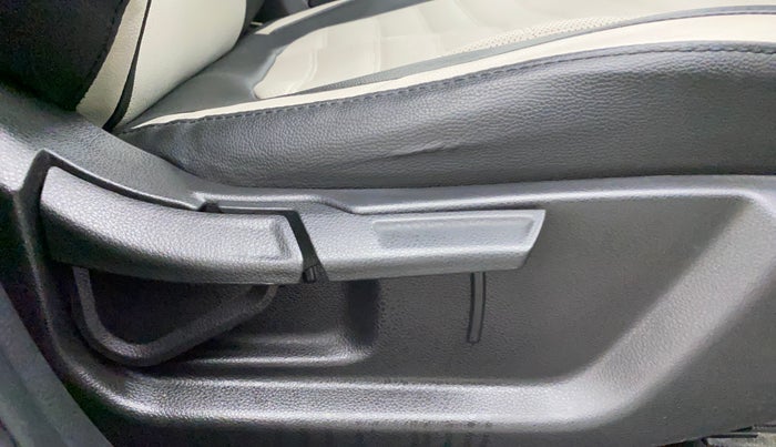 2020 KIA SONET HTX 1.0 IMT, Petrol, Manual, 49,218 km, Driver Side Adjustment Panel