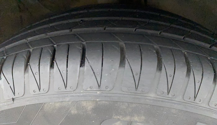 2020 KIA SONET HTX 1.0 IMT, Petrol, Manual, 49,218 km, Right Front Tyre Tread