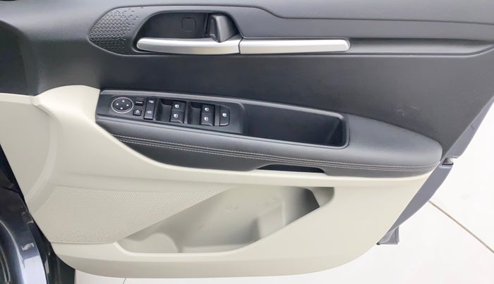 2020 KIA SONET HTX 1.0 IMT, Petrol, Manual, 49,218 km, Driver Side Door Panels Control